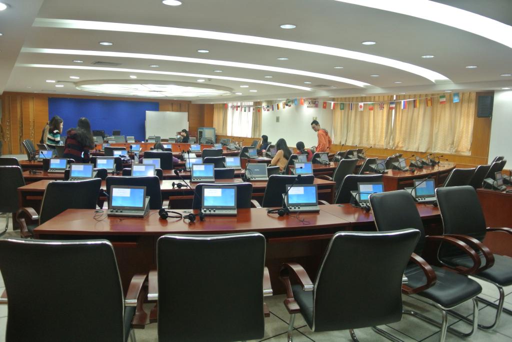 2020年英語(yǔ)同聲傳譯收費(fèi)標(biāo)準(zhǔn)新規(guī)則你Get到了嗎?